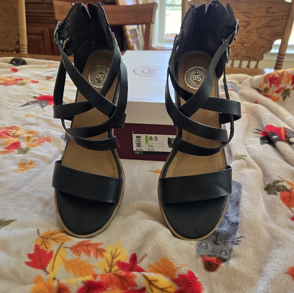 SO Black Strappy Sandals